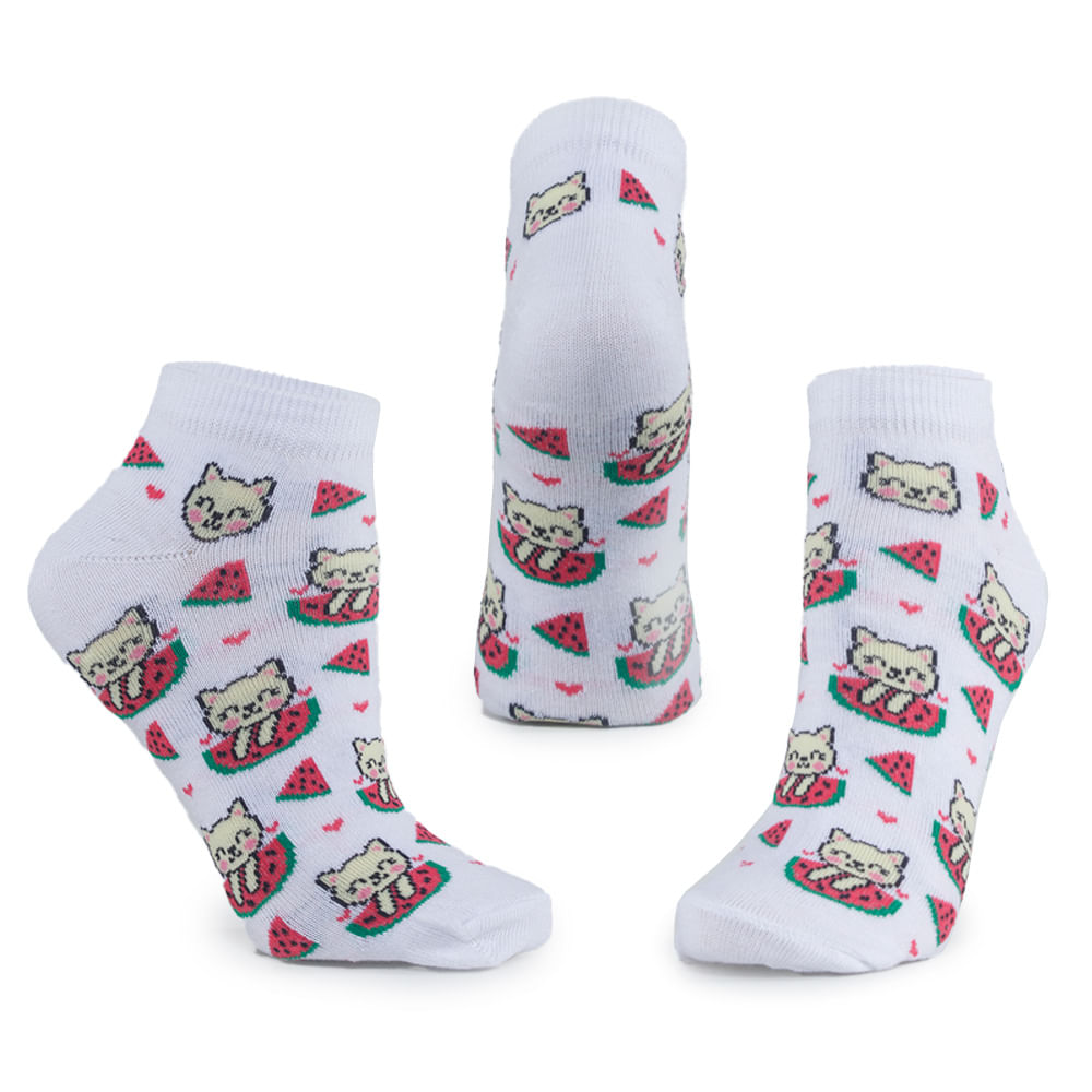 Kit com três meias femininas esportivas Done Head em diferentes ângulos mostrando estampas e tecido